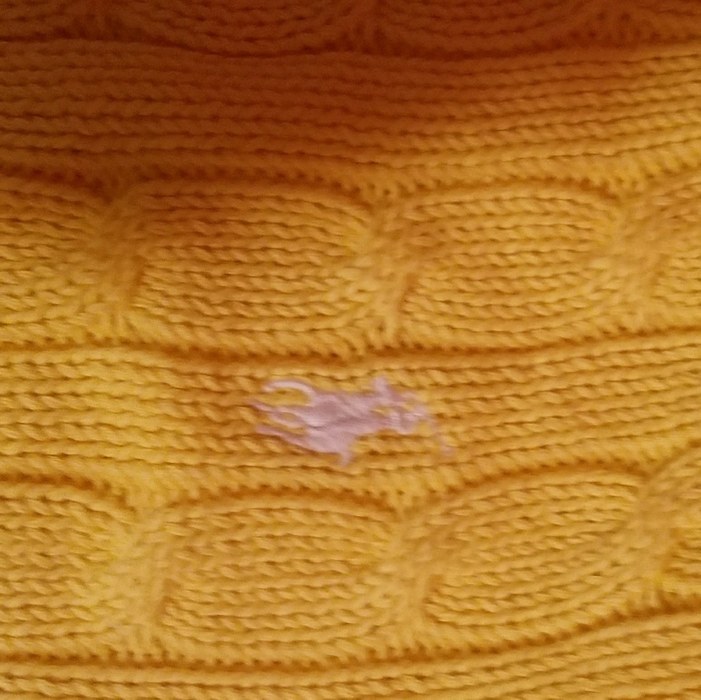 Clothing - Picture 3 of 4
